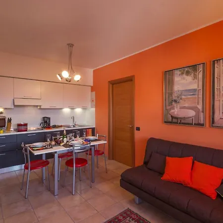 Διαμέρισμα Cantone Sleeps 4 Pool Wifi *